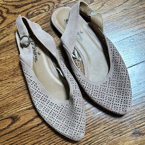Comfortable Mauve Slingback Flats